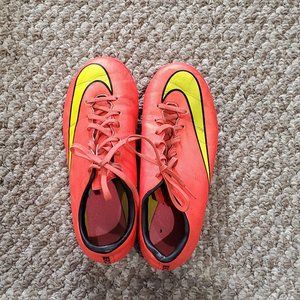 Nike mericurial soccer shoes